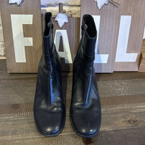 Clark’s Leather boots - Picture 1 of 6